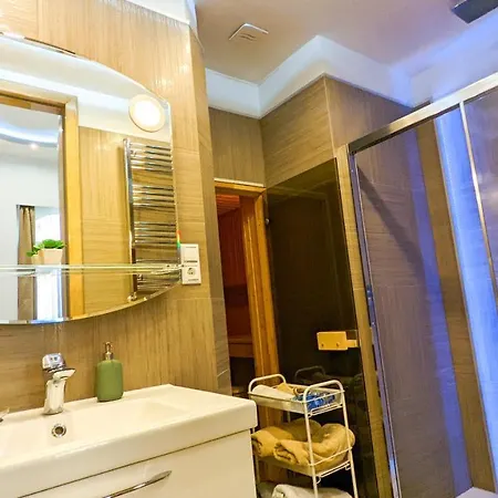 Prime Downtown Budapest Luxury Condo, Private Spa, Home Cinema, Patio Exterior photo